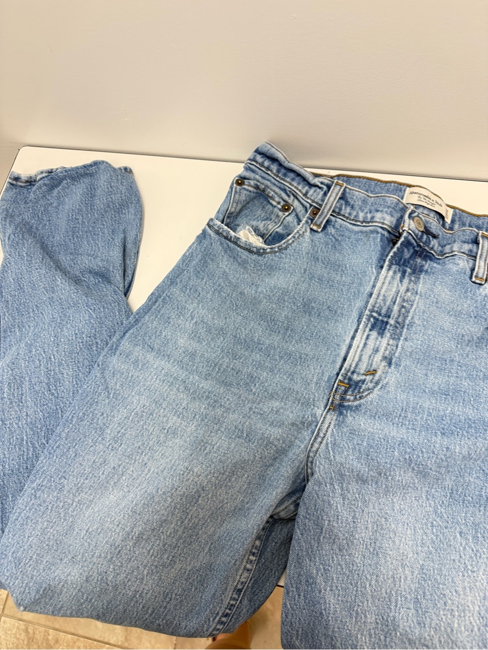 Abercrombie Straight leg High-Rise Light Blue Women's Jeans